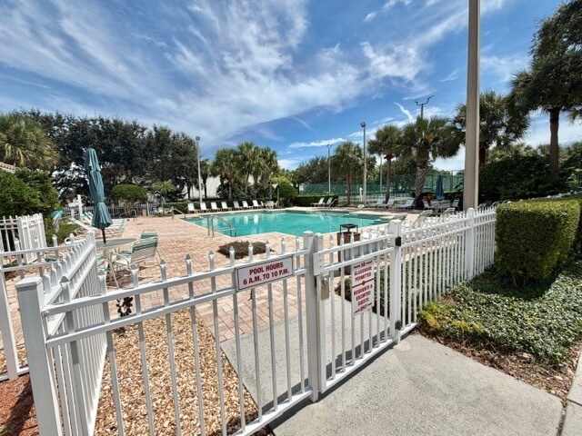 Building Photo - 7028 Sevilla Ct