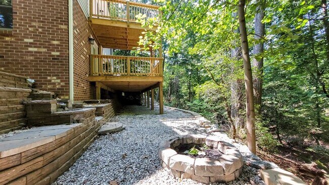 Building Photo - 14304 Ramblewood Dr
