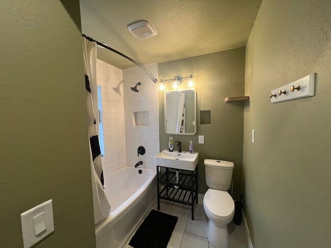 Building Photo - Click the “Apply Now” button or email wapmrentals@gmail.com for a prompt response.