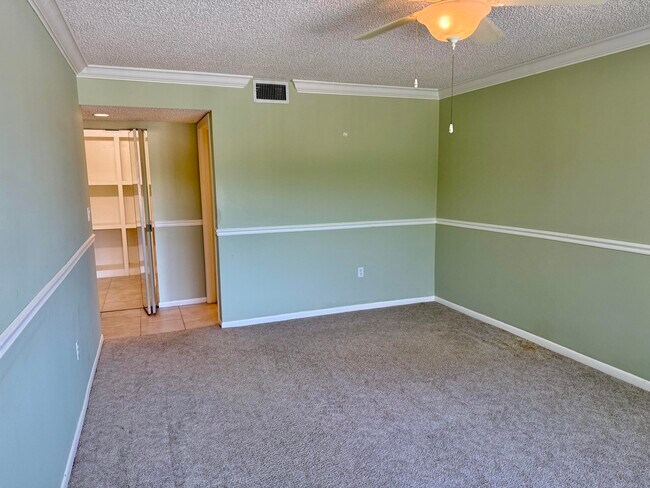 Building Photo - 104 Half Moon Cir