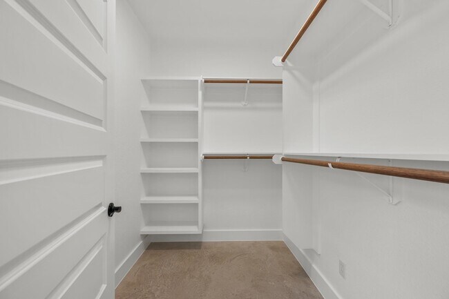 Building Photo - 830 Woodland Hills Dr