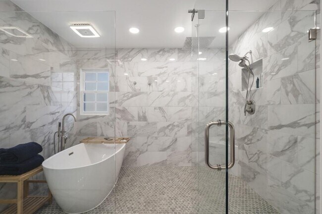 Building Photo - 97 Huntington Rd NE