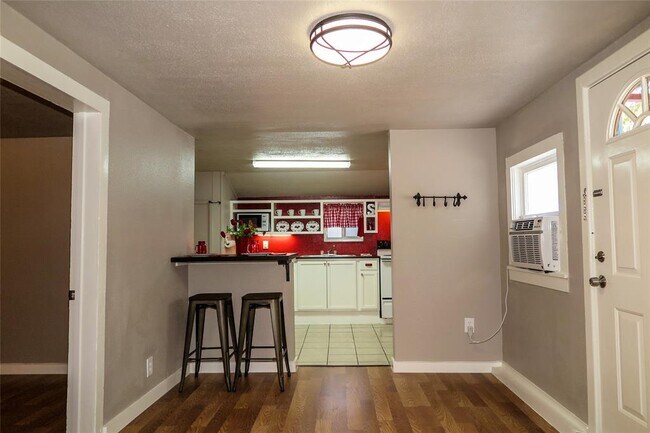 Building Photo - 1312 Pine St