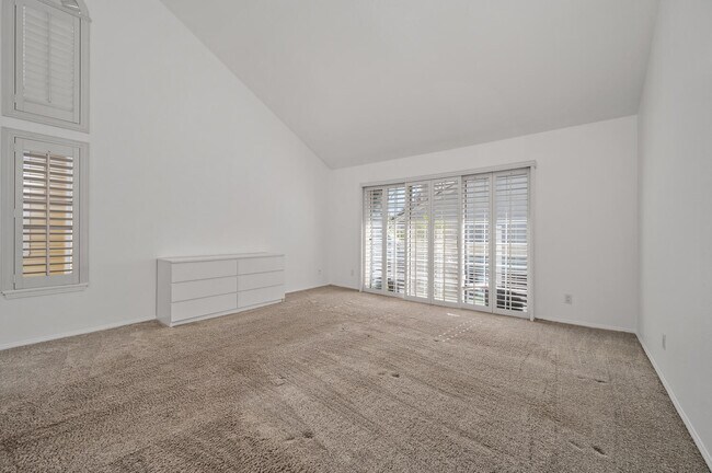 Building Photo - 620 Holbrook Ct