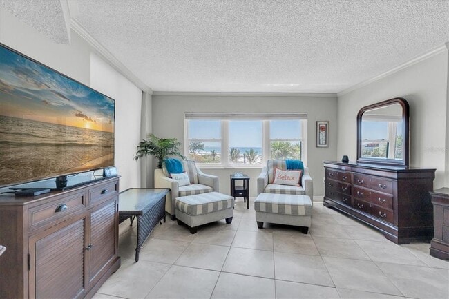 Building Photo - 6500 Sunset Way