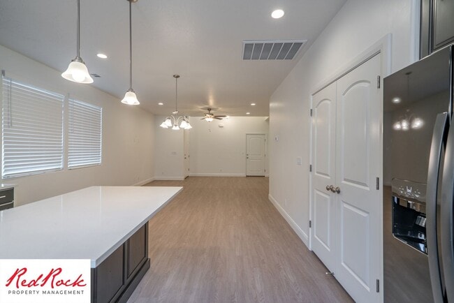 Building Photo - St. George 3 Bedroom Single-Level Home–$30...