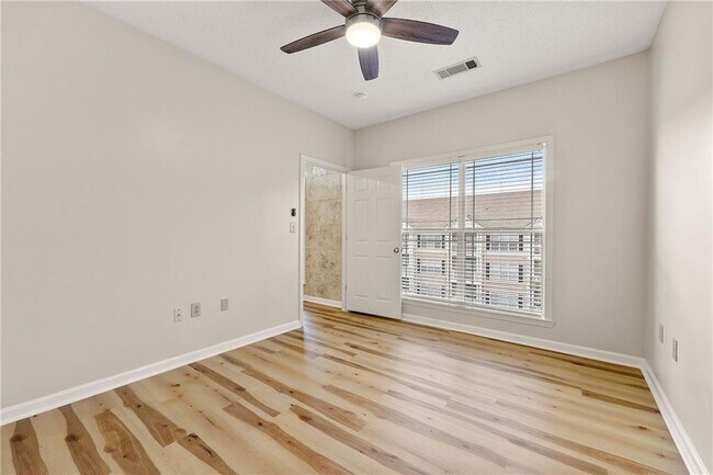 Building Photo - 4333 Dunwoody Park
