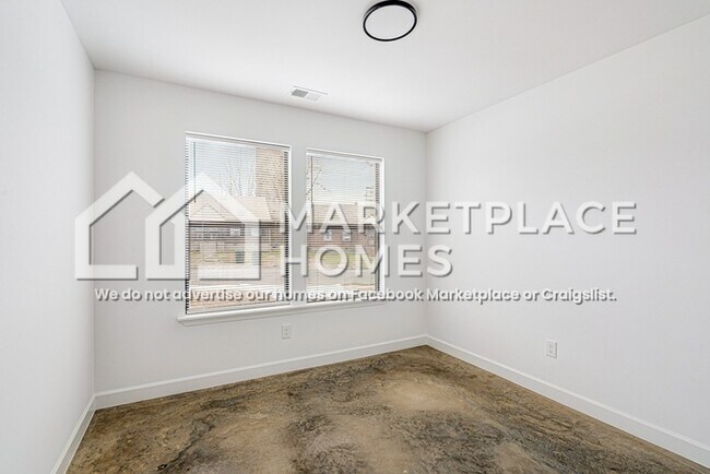 Building Photo - 1367 Chadwick Cir