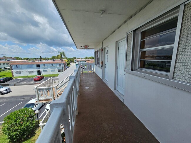 Building Photo - 1490 NW 43rd Ave
