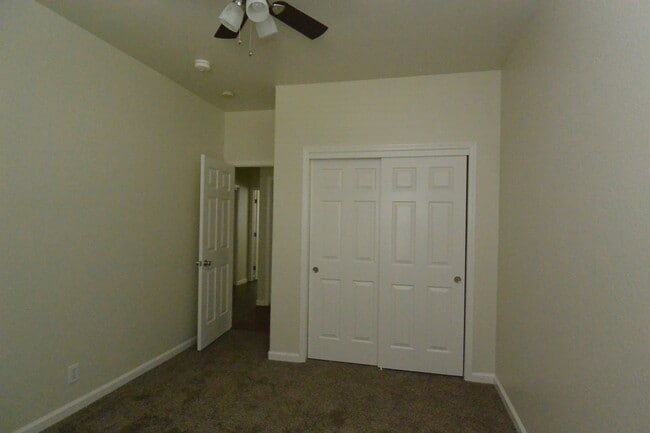 Building Photo - Home with pool