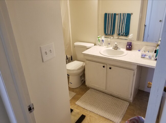 Building Photo - 263 E 200 N