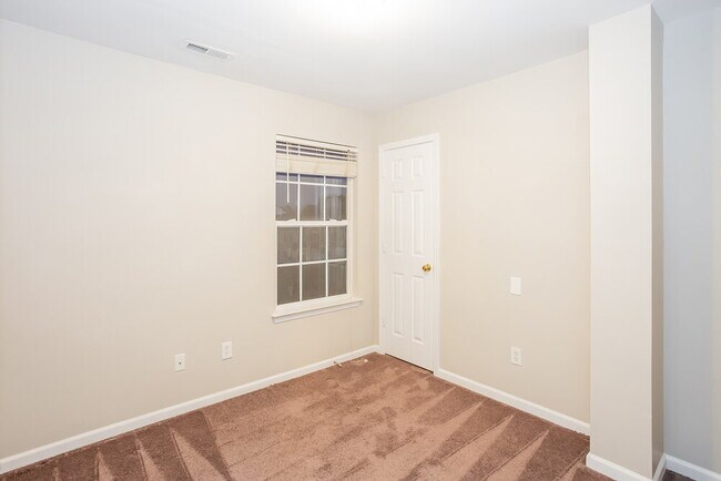 Building Photo - 1020 Duck Point Dr