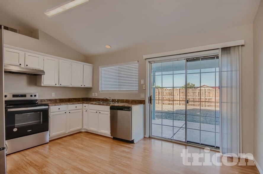 Building Photo - 14514 S Amado Blvd