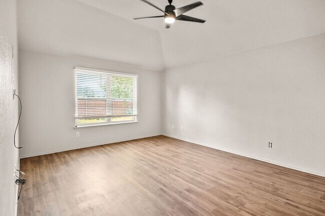 Building Photo - 1075 Wood Stream Dr