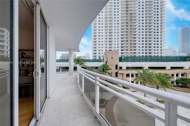 Building Photo - 901 Brickell Key Blvd