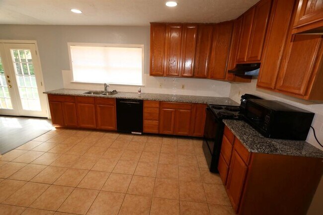 Building Photo - 3811 Cypressdale Dr