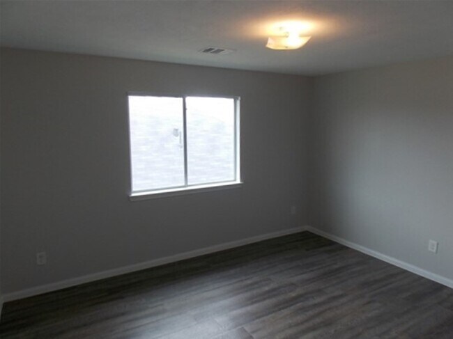 Building Photo - 13323 Ambrosa Dr