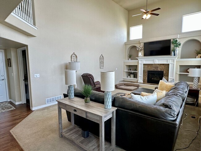 Building Photo - Elegant & Spacious 4BD Home with 3-Car Gar...
