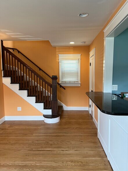 Building Photo - 549 S Lincoln St