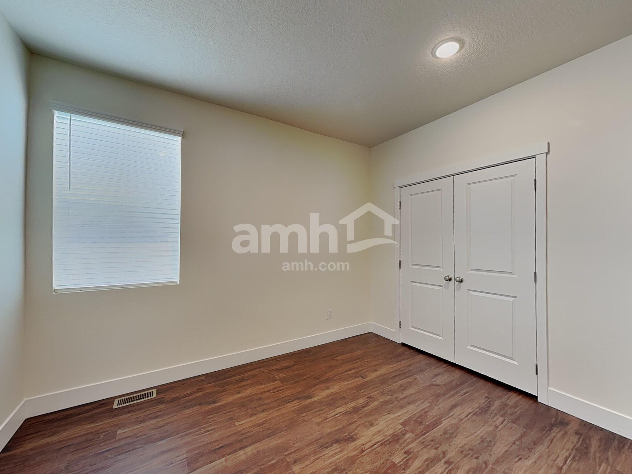 Building Photo - 2990 N Vigo Ave