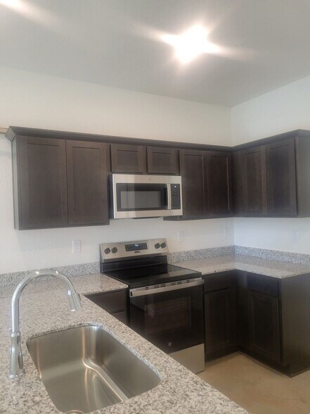 Building Photo - 1265 Lehmann Dr