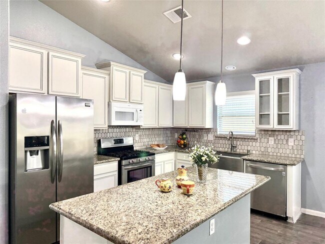 Building Photo - 7403 Cypress Pin Oak Dr