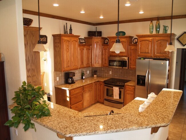 Building Photo - 3705 Springwood Dr