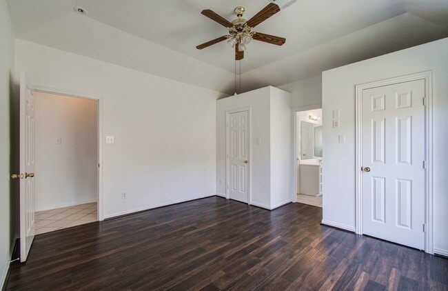 Building Photo - 2518 Trotter Dr