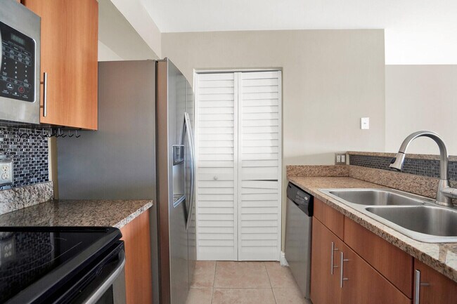 Building Photo - 1215 Crystal Way