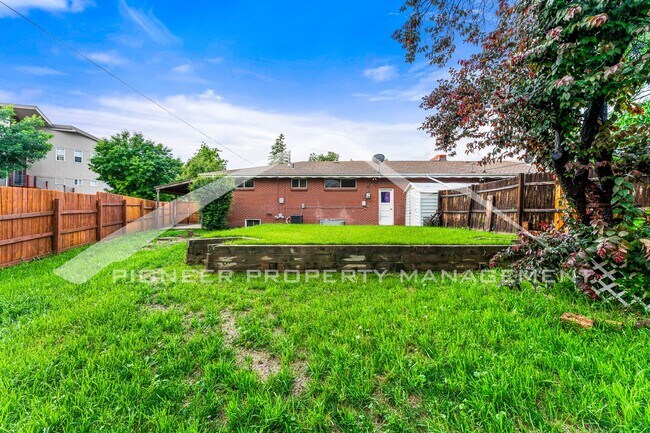 Building Photo - 9615 W 25th Pl
