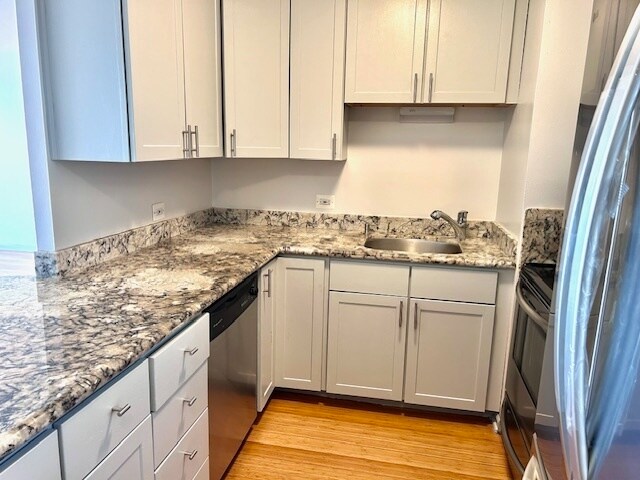 Building Photo - 4343 N Clarendon Ave