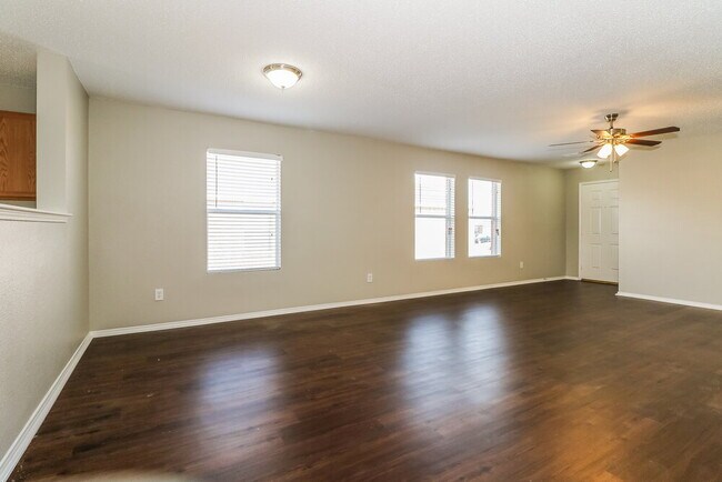 Building Photo - 1815 Northridge Dr