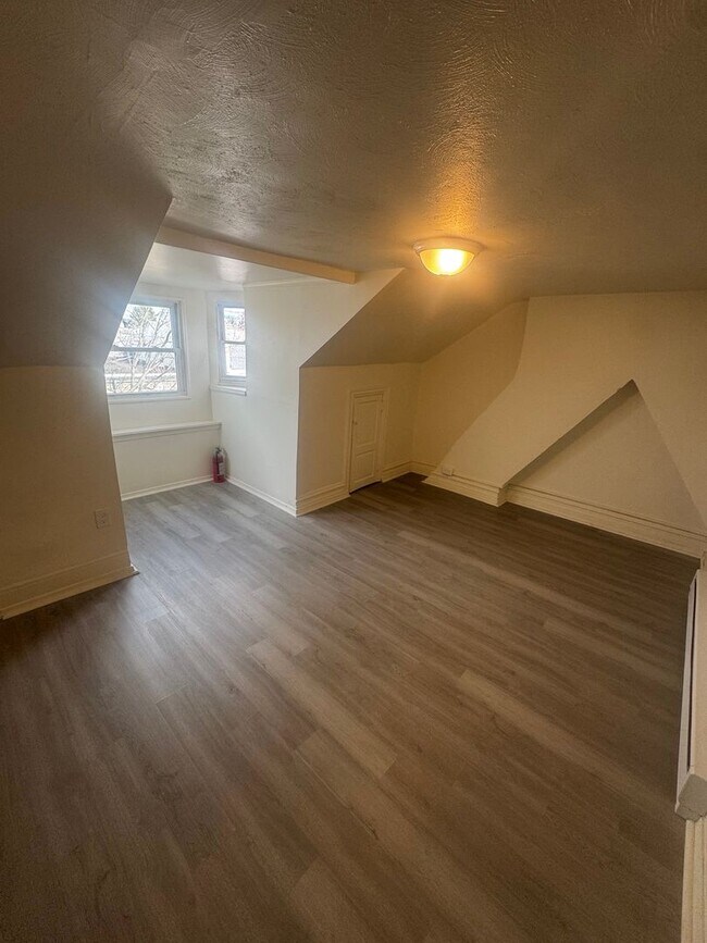 Building Photo - 222 N 12th St