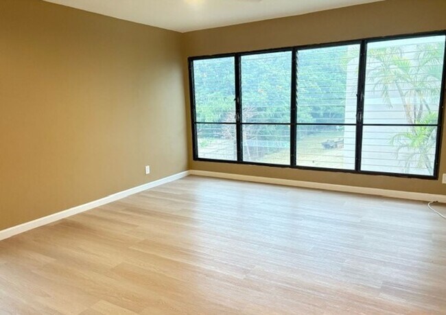 Building Photo - Kahe Kai - Two Bedroom