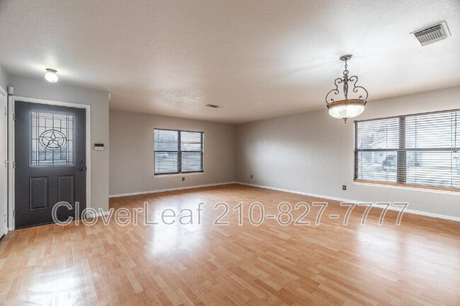 Building Photo - 6203 Lakeview Dr.