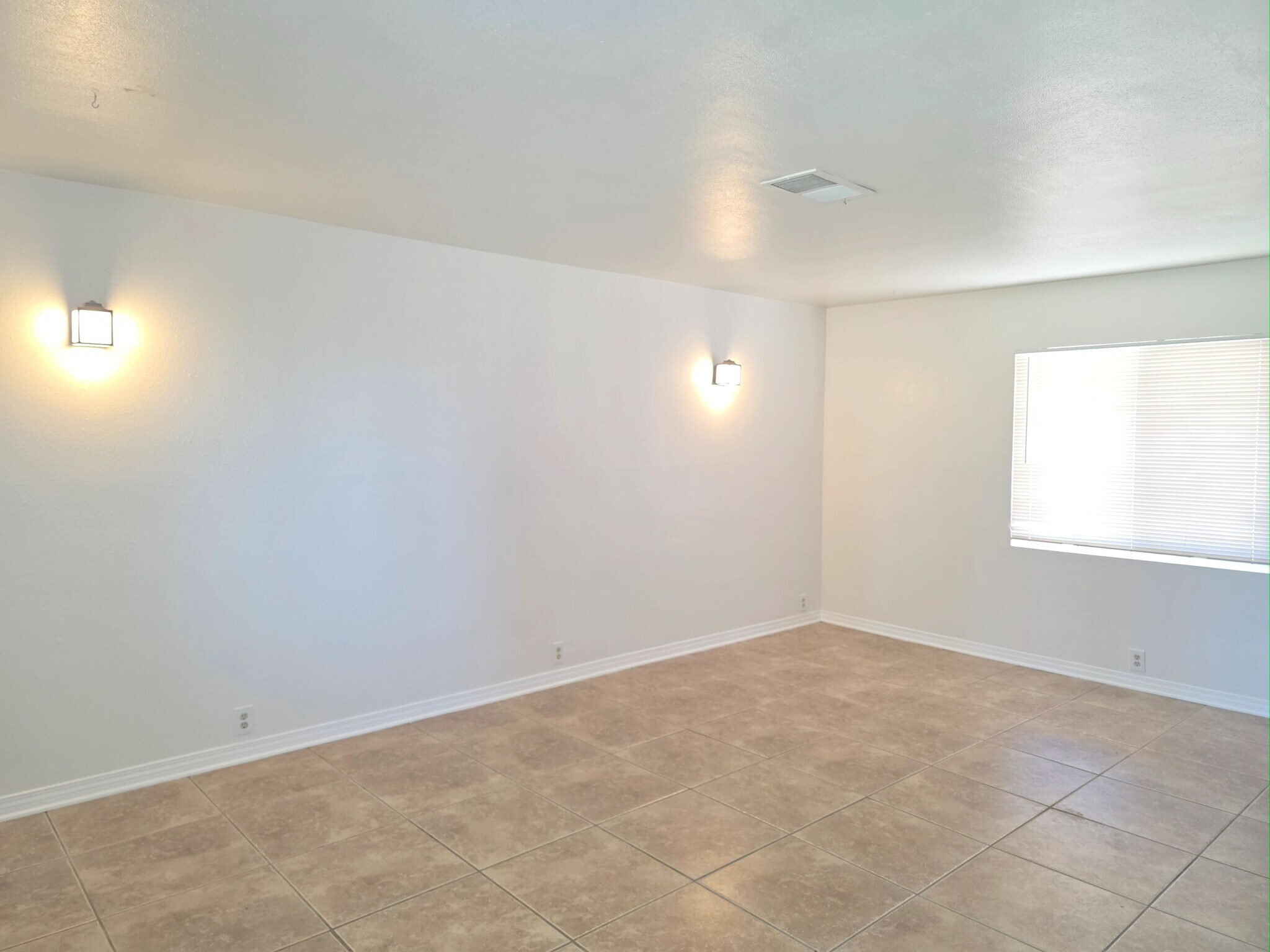 Building Photo - 41128 13th St W
