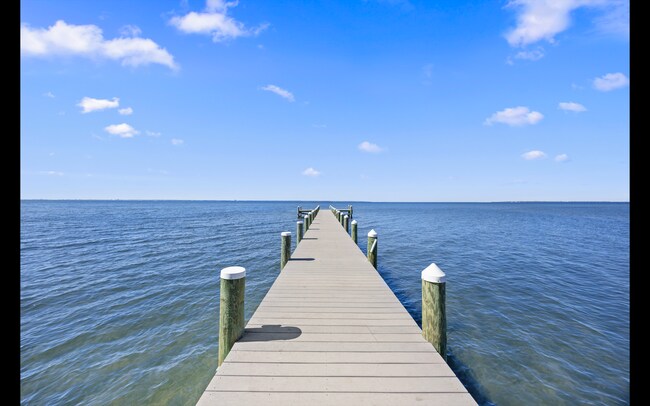 Building Photo - 1351 Sanibel Ln