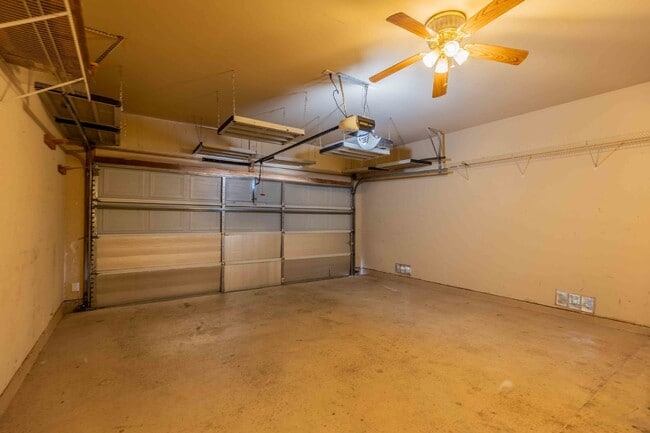 Building Photo - 906 Ashbury Bluff