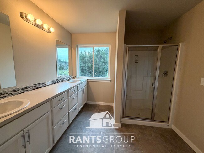 Building Photo - 416 - Leah's Landing