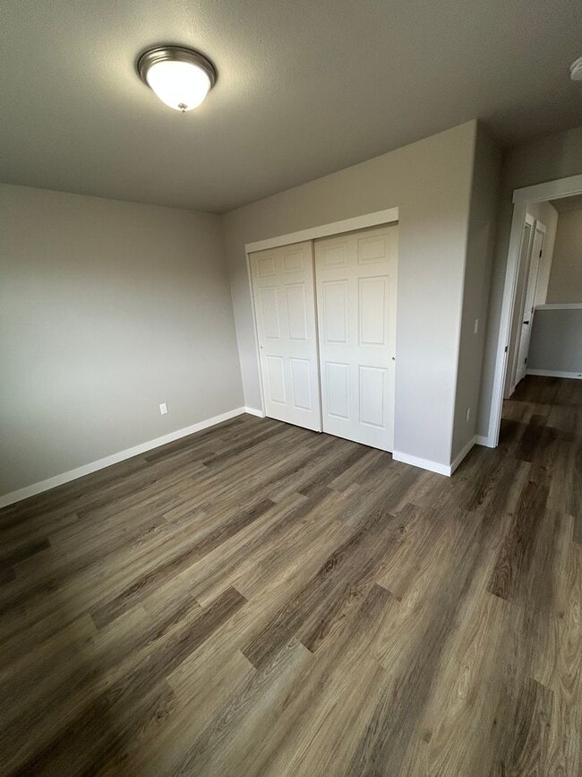 Building Photo - Beautifully Furnished Brand New 5 Bedroom ...