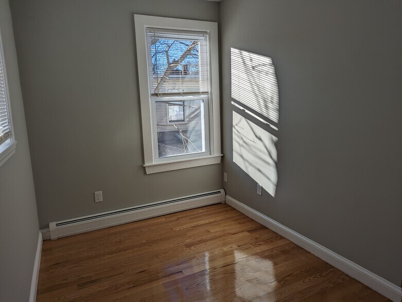 Building Photo - 60 Sacramento St