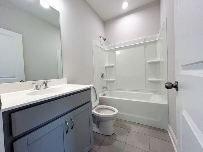 Building Photo - 625 Tiller Wy