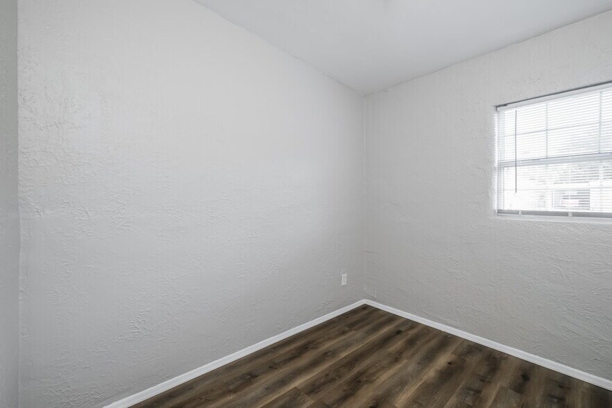 Building Photo - 10576 Abilene Rd