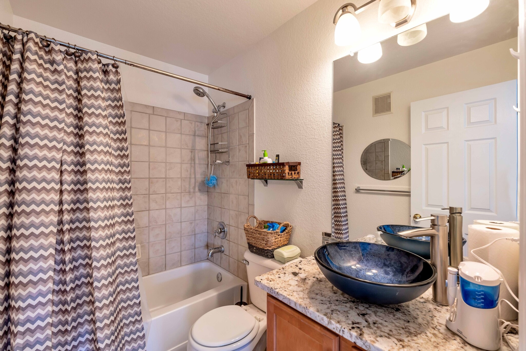 Second Level full bathroom - 16372 E Fremont Ave