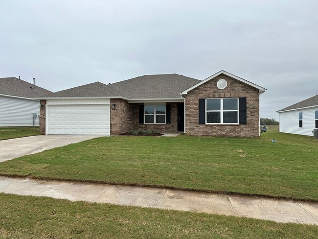 Primary Photo - 4 Bedroom 2 Bath 2 Car Garage - Coweta Sch...