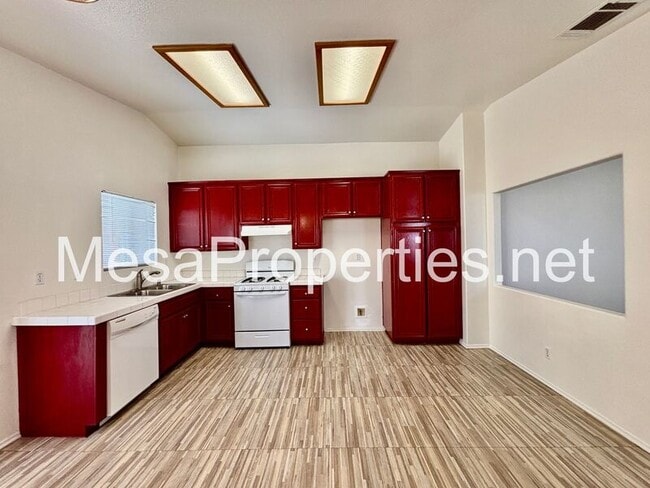 Building Photo - 16953 Sorrento Ln