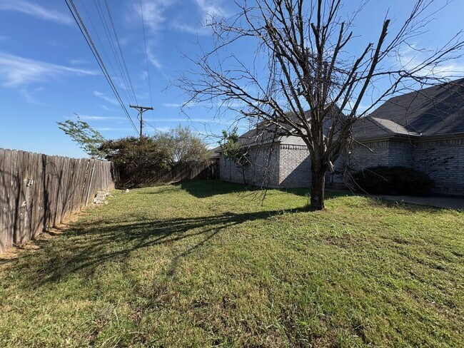 Building Photo - 309 Station Creek Dr