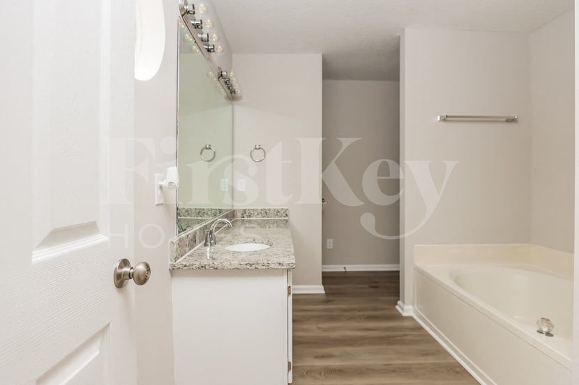 Building Photo - 11210 Isthmus Ct