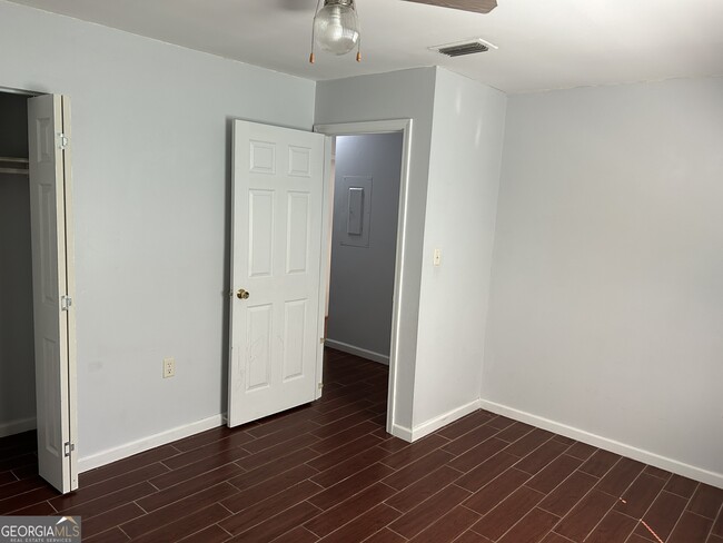 Building Photo - 542 Chateau Cir