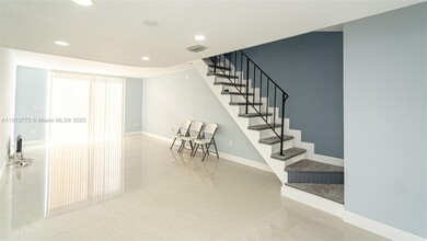 Building Photo - 1070 W 43rd Pl